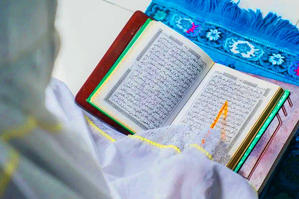 عادت کردن نوجوانان به روخوانی قرآن